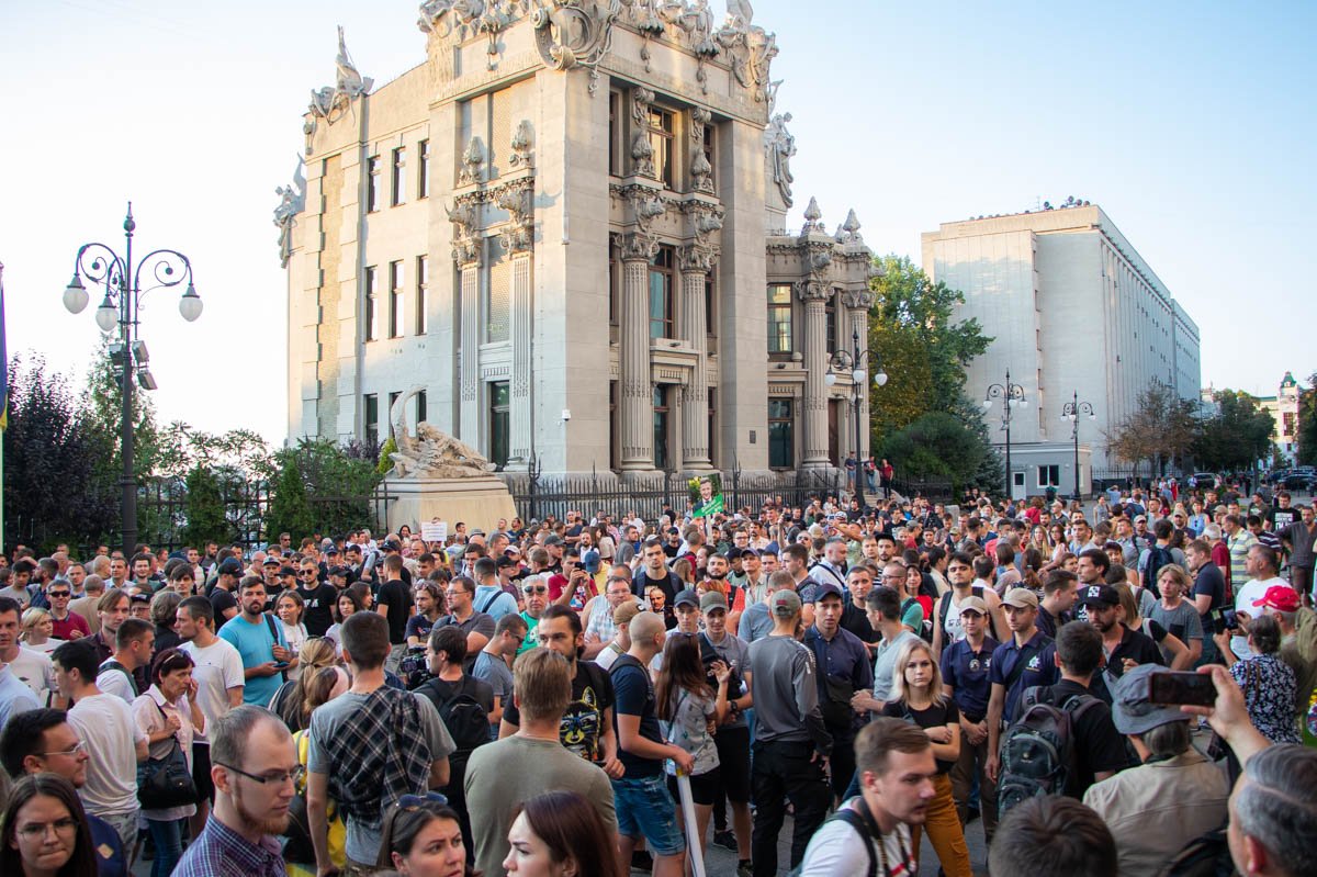 Акция прошла мирно, если забыть о фаерах