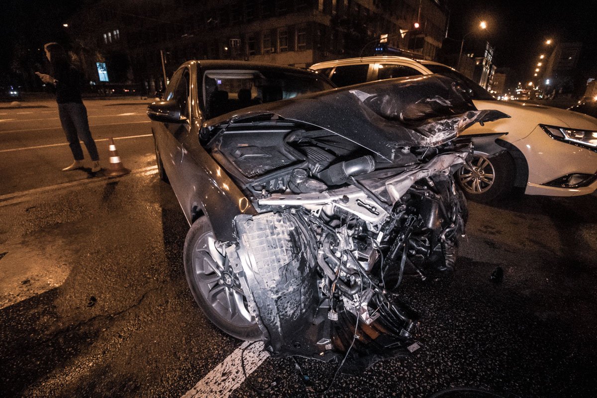 У С 300 оказалась практически полностью уничтожена вся передняя часть