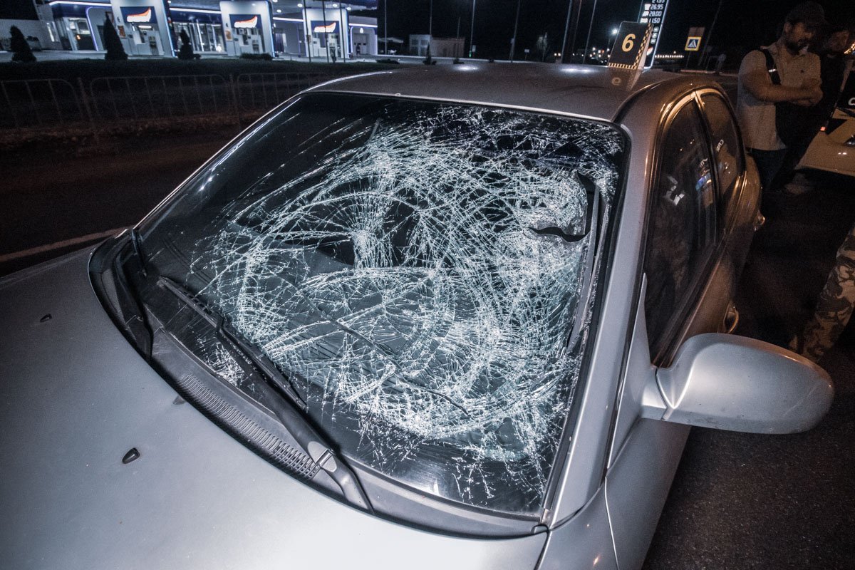 На Столичном шоссе произошла авария с участием пешехода и автомобиля Kia