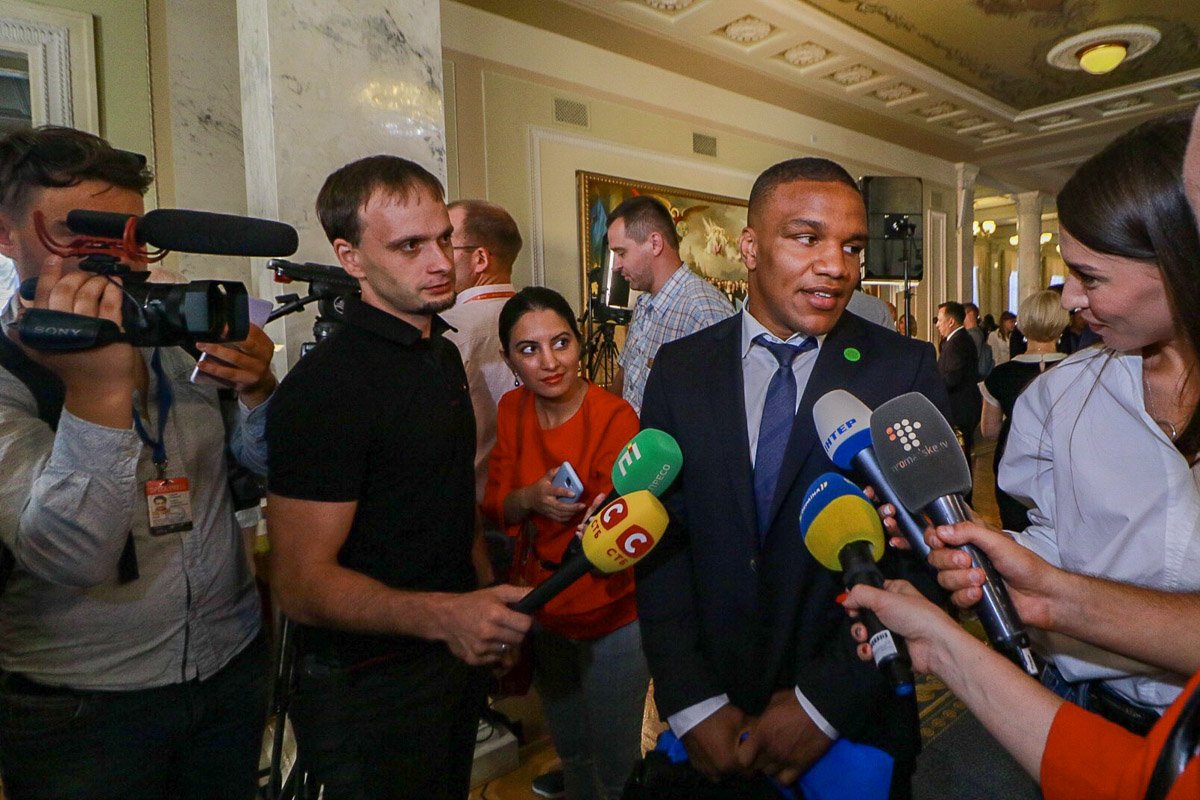 Спортсмен и депутат Жан Беленюк поделился своими впечатлениями с журналистами 