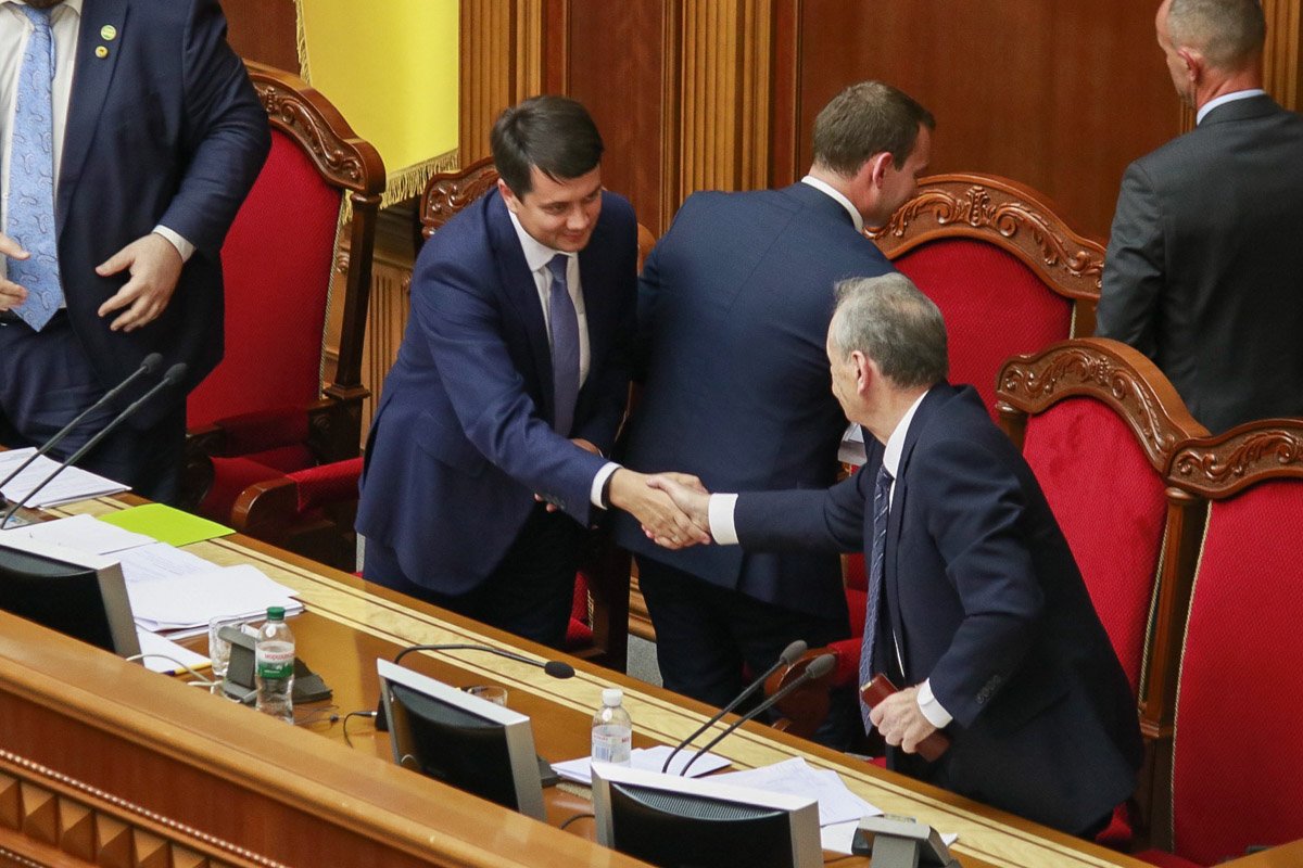 Дмитрия поздравляют с победой