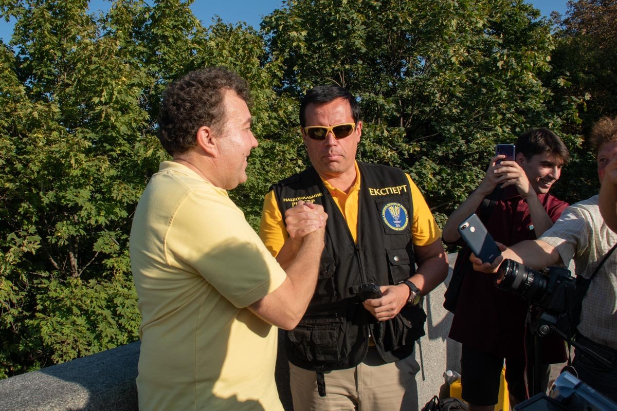 Коваленко уверяет, что проблем со зрением не имеет и чувствует себя прекрасно 