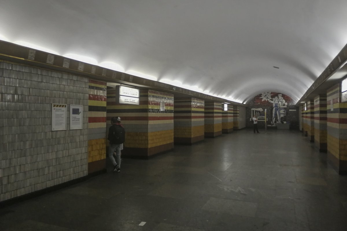 Также планировалось заменить информационные табло