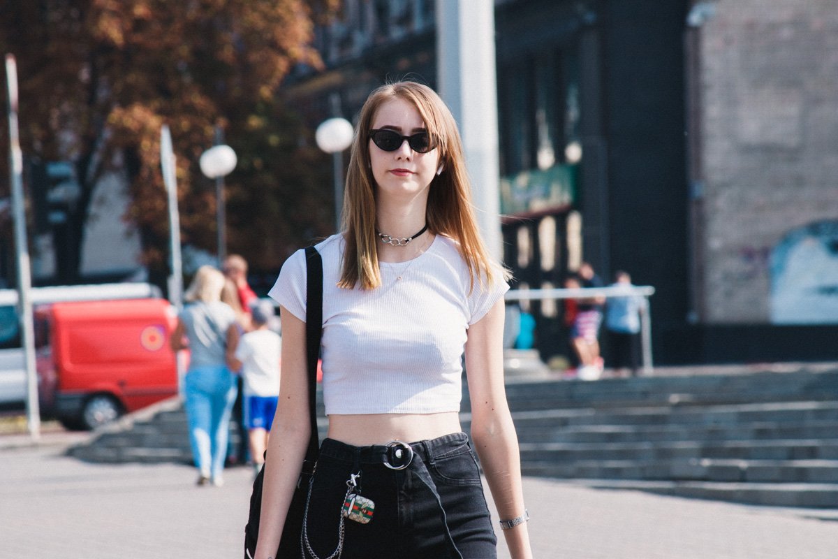 Когда заметила нашего фотографа и не рада спонтанной фотосессии Когда заметила нашего фотографа и не рада спонтанной фотосессии