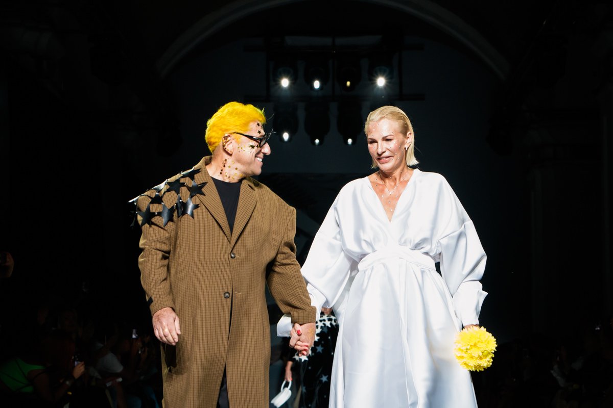 В показе также принял участие эпатажный киевский бизнесмен Гарик Корогодский 