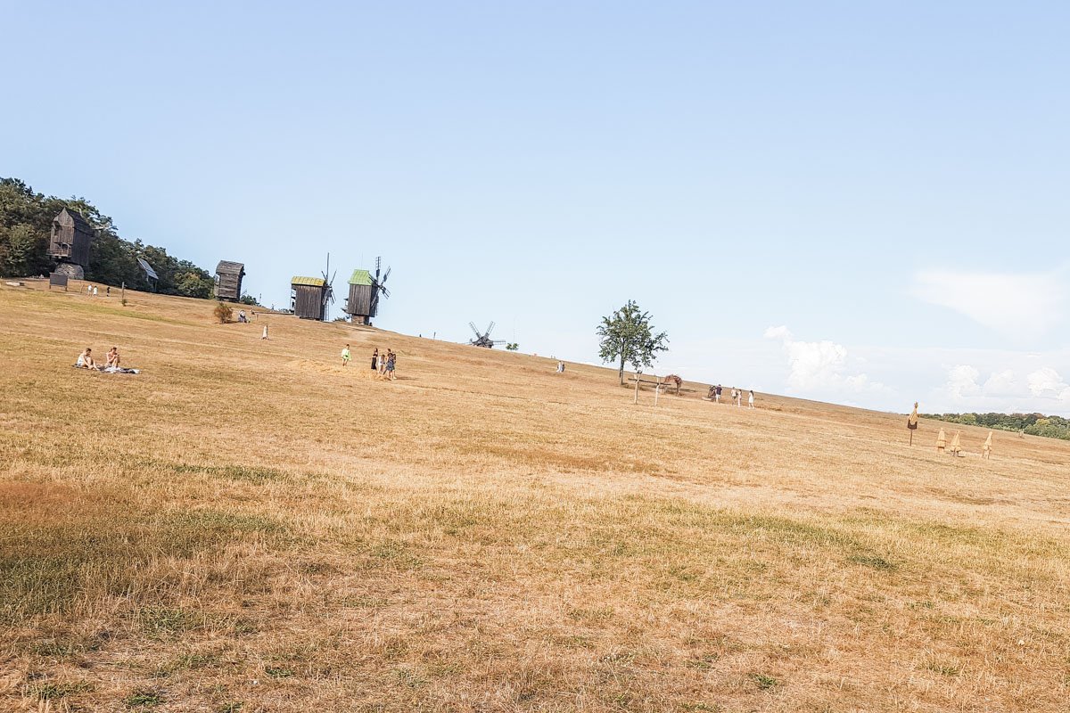 Хотя и пешком здесь есть на что посмотреть Хотя и пешком здесь есть на что посмотреть