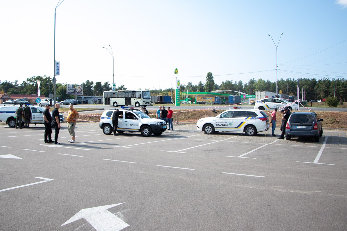 Сотрудники полиции совместно с "Автопатрулем Майдан" задержали гражданина Киргизии Сотрудники полиции совместно с "Автопатрулем Майдан" задержали гражданина Киргизии