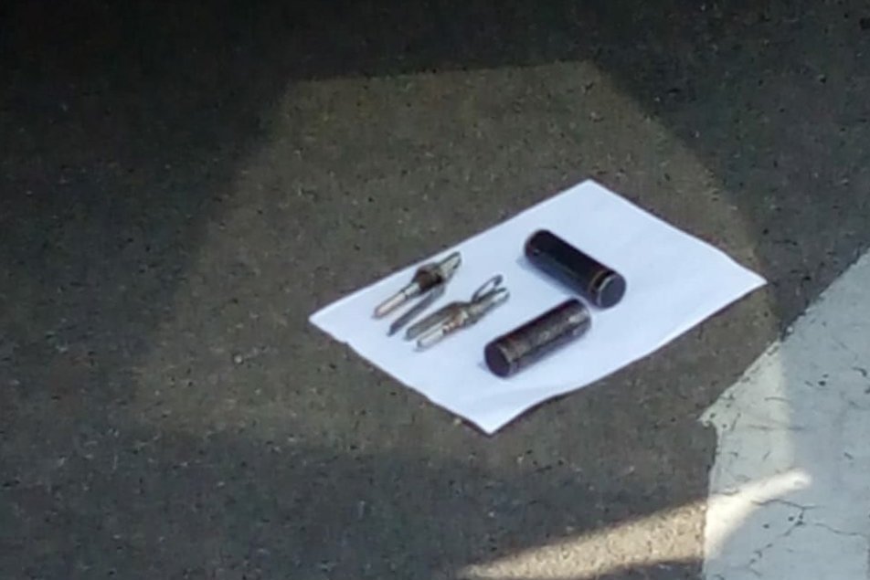 Изъятые гранаты с запалами Изъятые гранаты с запалами