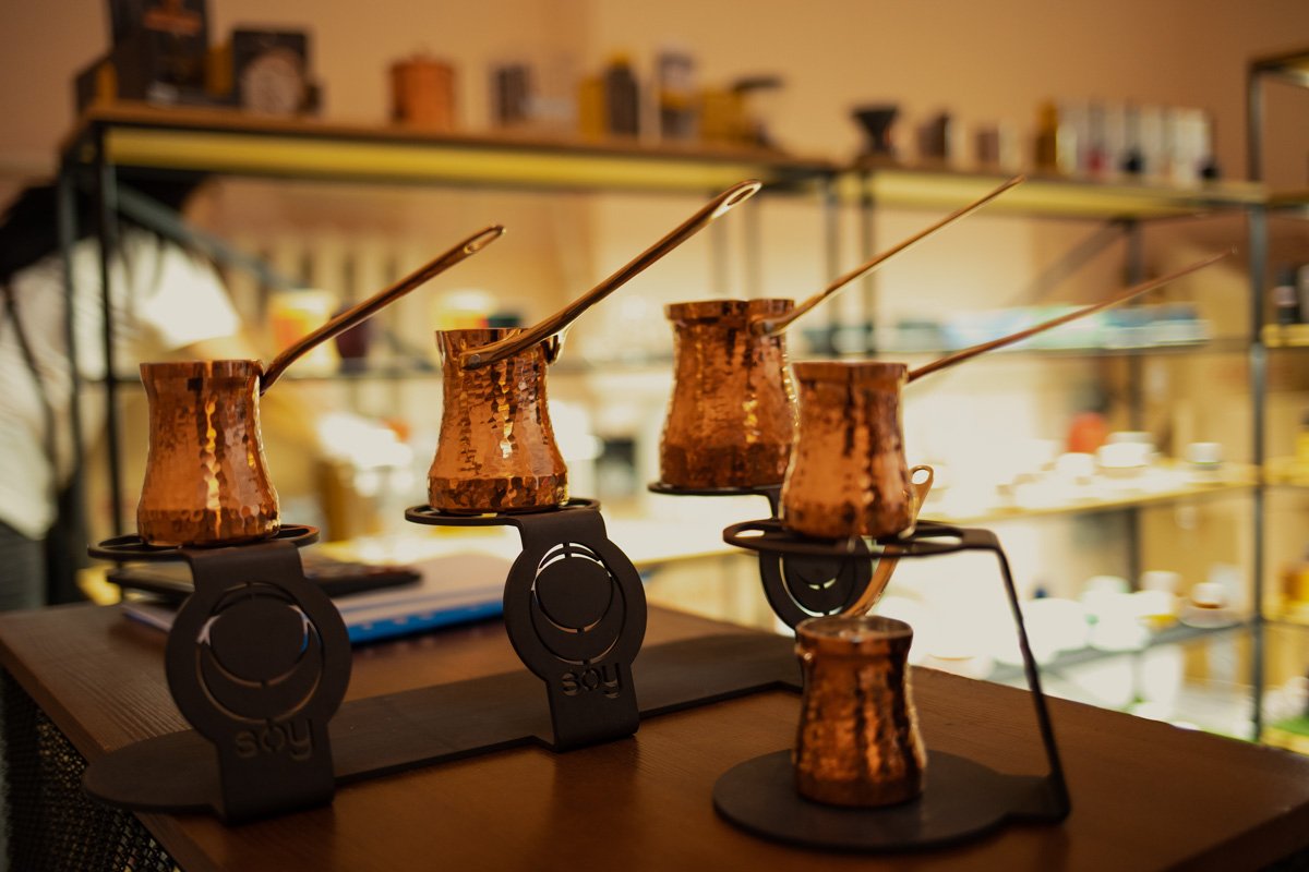 На фестивале можно было не только выпить кофе, но и приобрести то, в чем его создавать дома На фестивале можно было не только выпить кофе, но и приобрести то, в чем его создавать дома