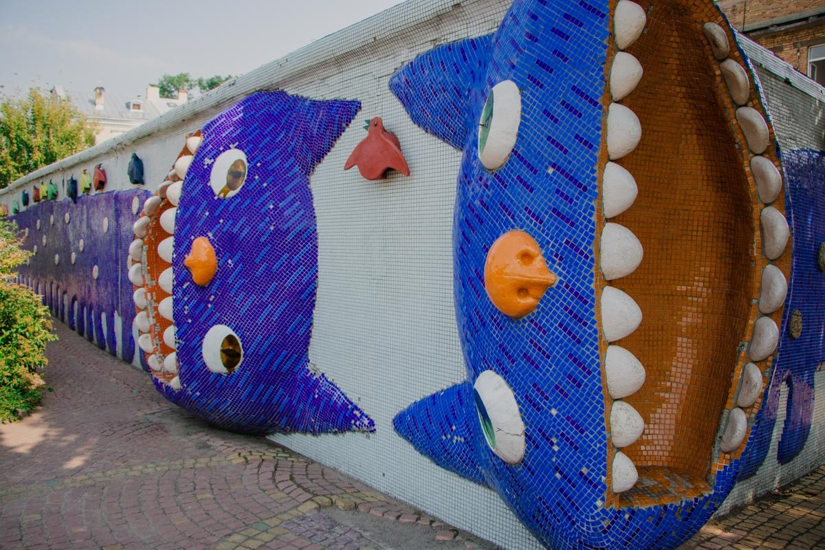 Площадь аллеи - полтора гектара, и там хватает разных интересных объектов