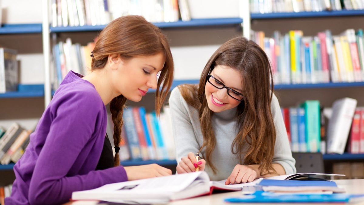 Репетитор - одна из тех профессий, к которым прилагается целый список требований, которым нужно соответствовать Репетитор - одна из тех профессий, к которым прилагается целый список требований, которым нужно соответствовать