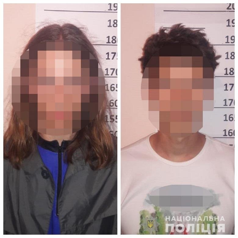 Все в возрасте от 21 до 27 лет