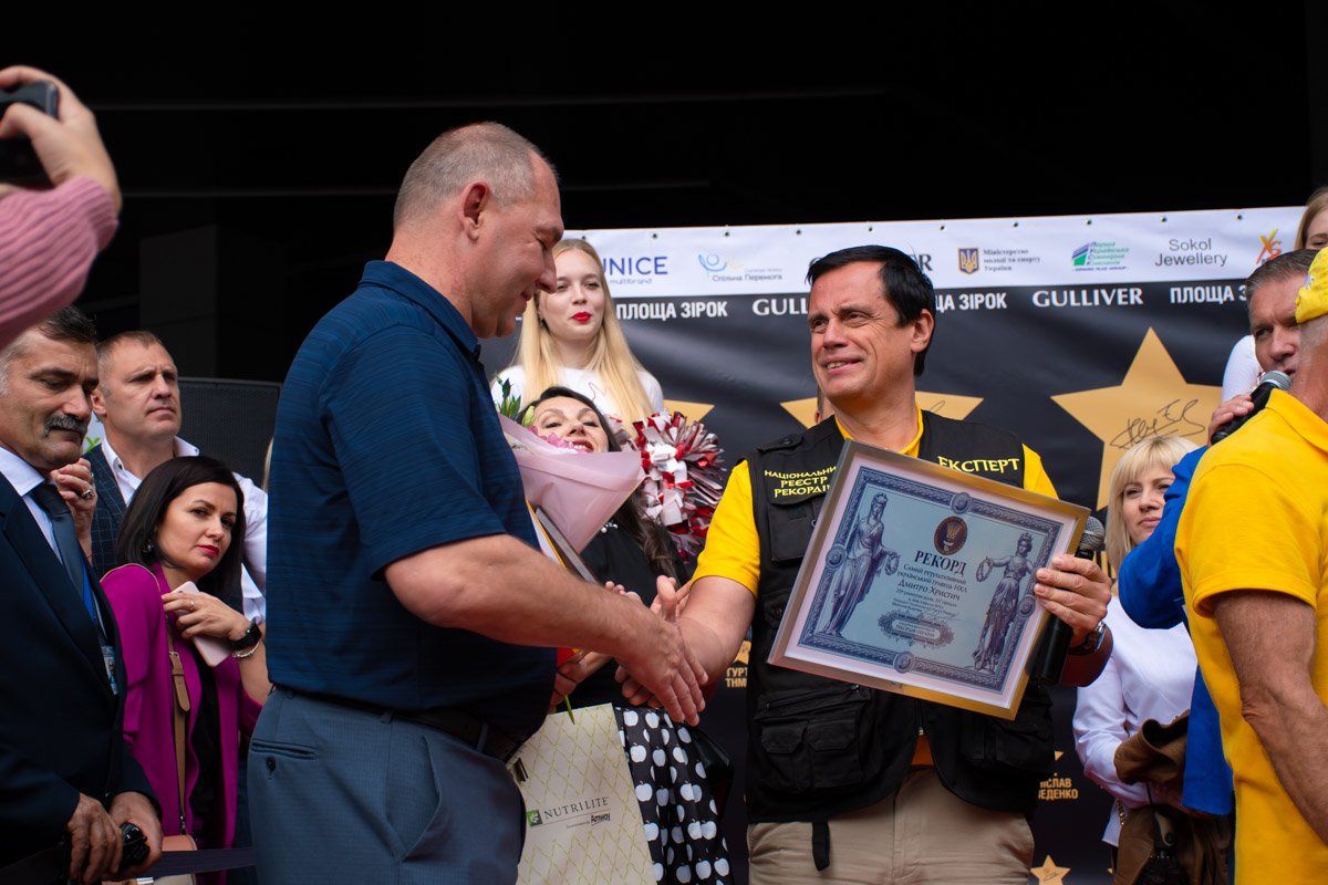 Дмитрий стал самым результативным украинским игроком НХЛ с 259 шайбами и 337 результативными передачами Дмитрий стал самым результативным украинским игроком НХЛ с 259 шайбами и 337 результативными передачами