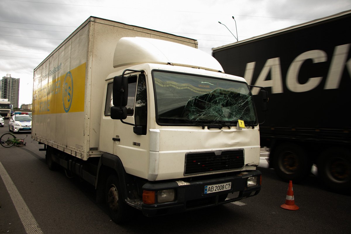  Грузовик MAN сбил мужчину-велосипедиста