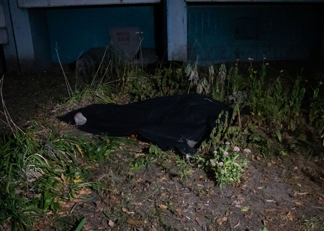 В результате падения с высоты погиб 20-летний парень В результате падения с высоты погиб 20-летний парень