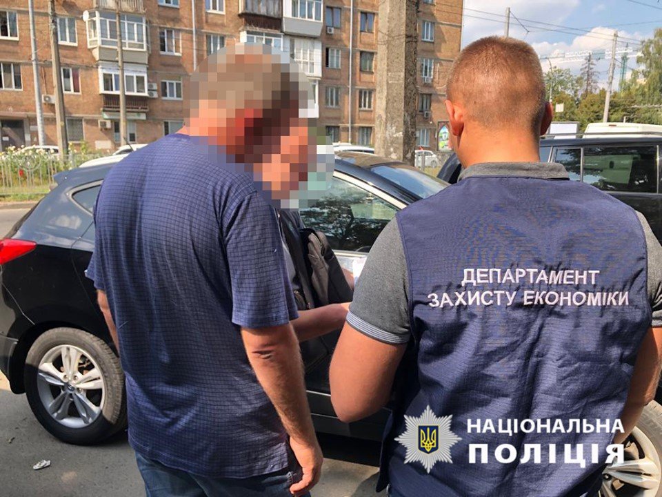 В Киеве экс-сотрудники финансовой компании украли у фирмы 54 миллиона гривен В Киеве экс-сотрудники финансовой компании украли у фирмы 54 миллиона гривен