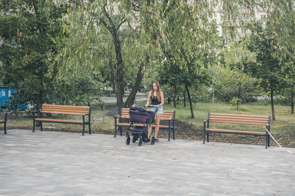 На данный момент продолжаются работы по озеленению