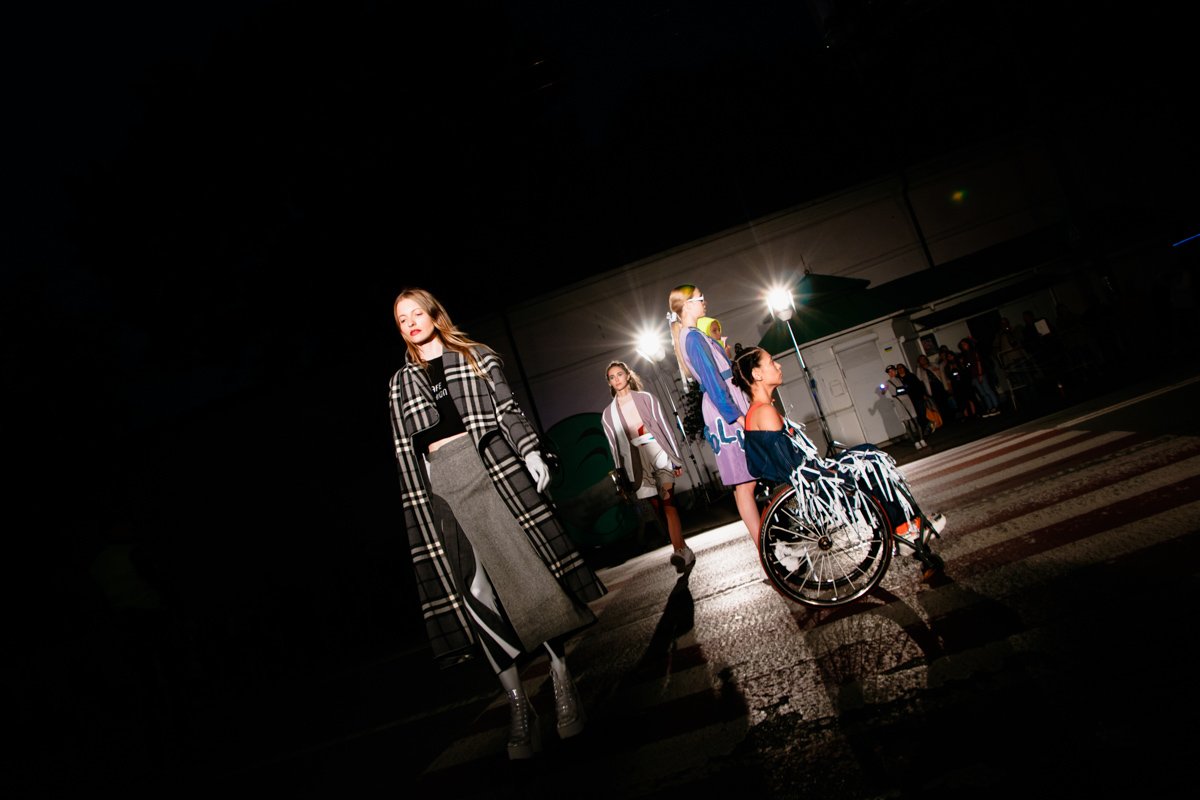  В показе приняли участие не только профессиональные модели, но и украинцы, которые пережили ДТП