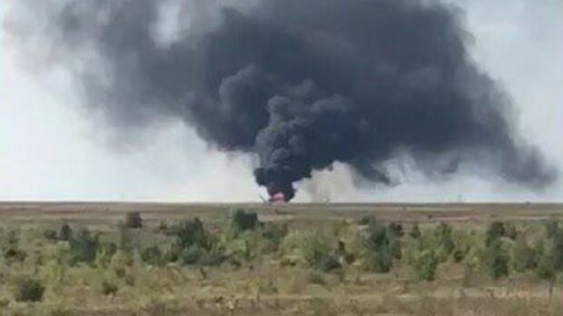 В РФ военный вертолет Ми-8 совершил жесткую посадку и загорелся В РФ военный вертолет Ми-8 совершил жесткую посадку и загорелся