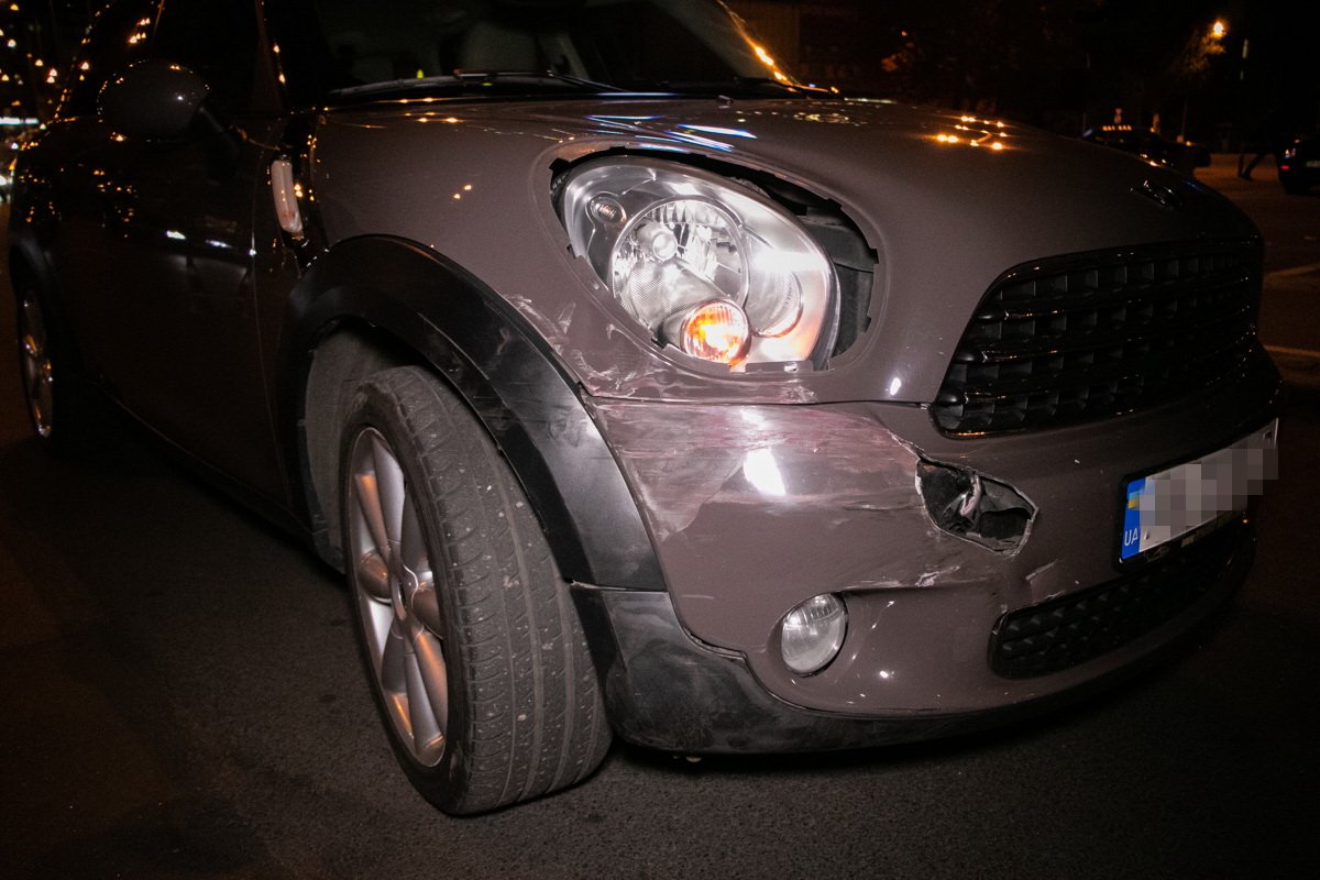 Авария произошла недалеко от ТРЦ Gulliver около 17:00 Авария произошла недалеко от ТРЦ Gulliver около 17:00