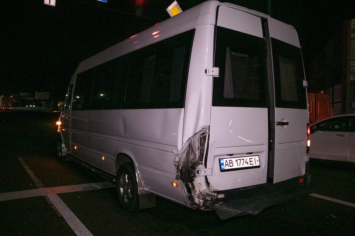 Как только загорелся «зеленый» они тронулись и фура моментально влетела в Opel, который от удара догнал спринтер