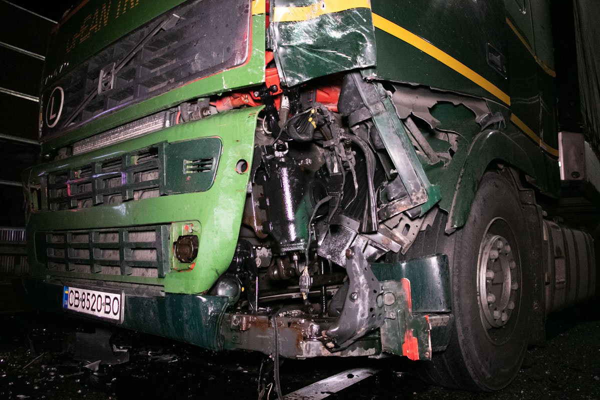 Водитель грузового авто аргументировал случившееся тем, что перепутал педали