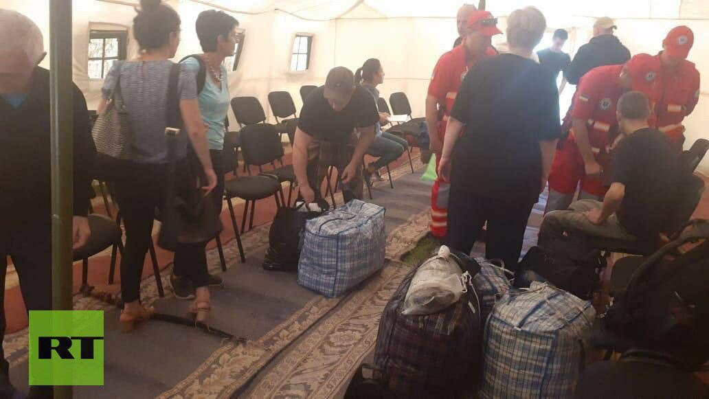 Кирилл Вышинский и другие россияне готовятся к вылету Кирилл Вышинский и другие россияне готовятся к вылету