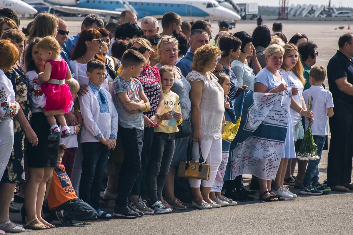 Семьи пленников затаили дыхание, не веря в происходящее Семьи пленников затаили дыхание, не веря в происходящее