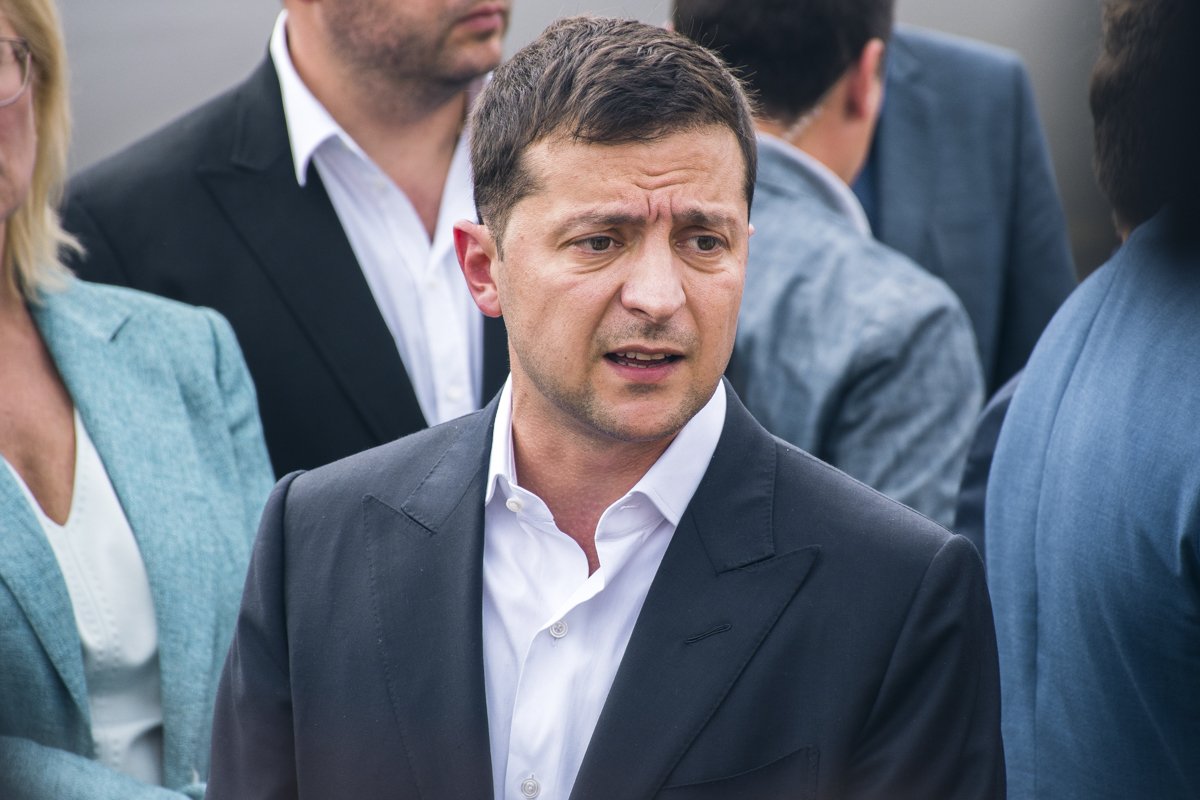 Встречать ребят прибыл Президент Украины вместе с Андреем Богданом, Иваном Бакановым и Арсеном Аваковым Встречать ребят прибыл Президент Украины вместе с Андреем Богданом, Иваном Бакановым и Арсеном Аваковым