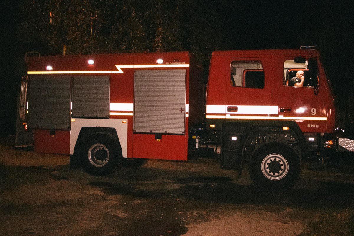 На месте работали две единицы техники и около 10 человек личного состава На месте работали две единицы техники и около 10 человек личного состава