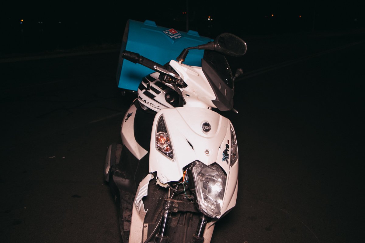 В результате аварии пострадал курьер В результате аварии пострадал курьер