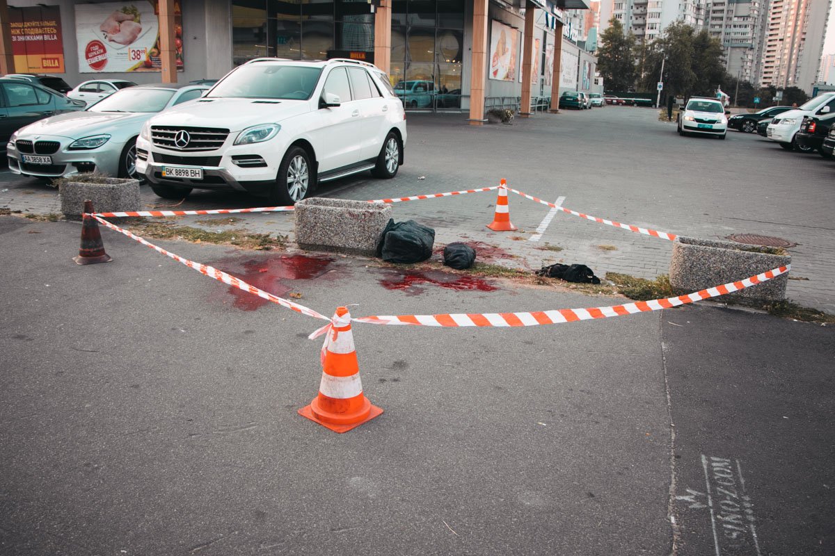 Полицейским удалось лишь найти записку с именем Света и номером телефона Полицейским удалось лишь найти записку с именем Света и номером телефона