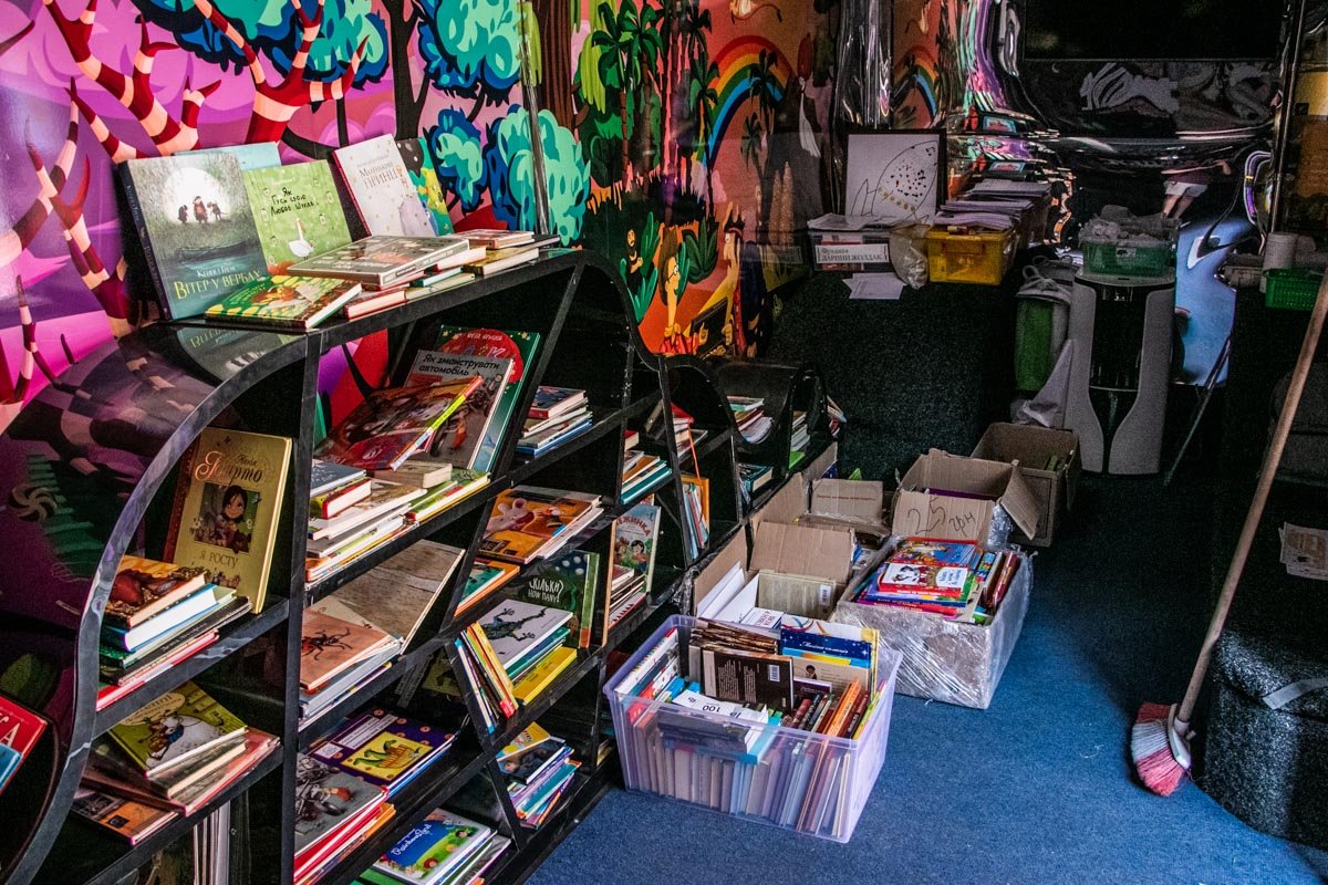 Ну разве не рай книголюба?