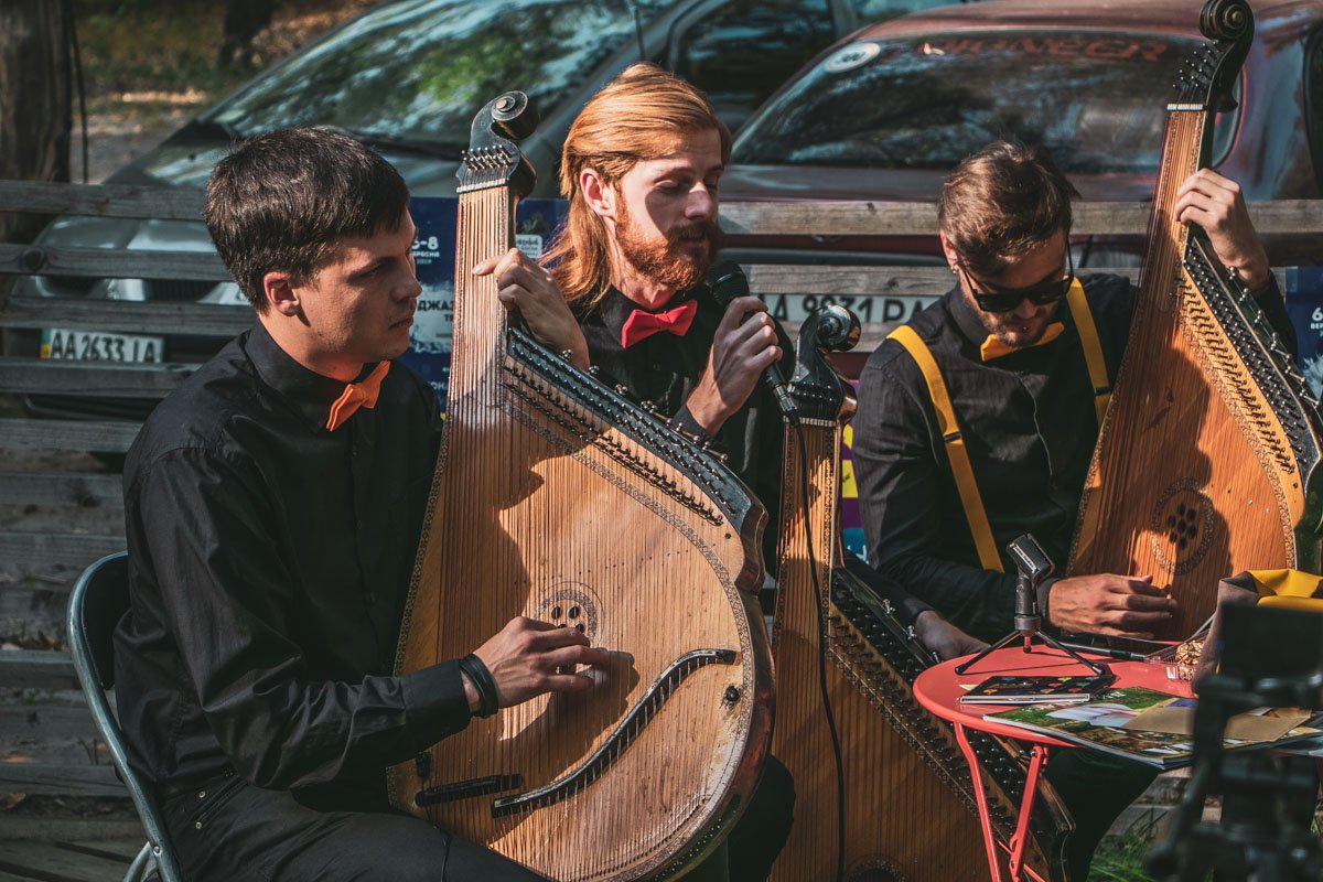 Самые разные музыканты могли выступать на одной из четырех сцен