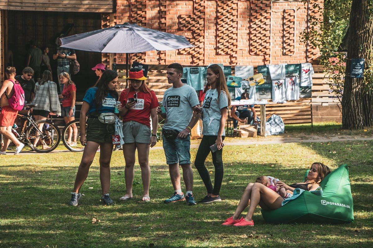 Несмотря на смену формата, настроение и дружественная атмосфера "того самого" Коктебеля сохранились