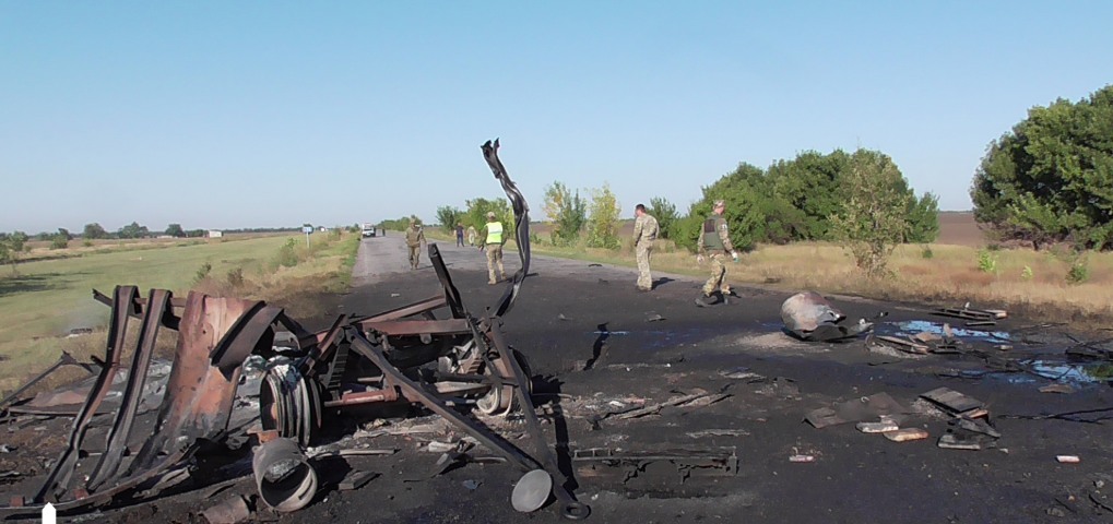 Под Запорожьем в военной колонне взорвался прицеп с топливом Под Запорожьем в военной колонне взорвался прицеп с топливом