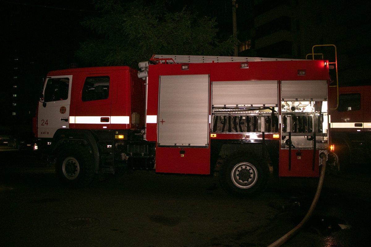 На месте работали две единицы техники спасателей