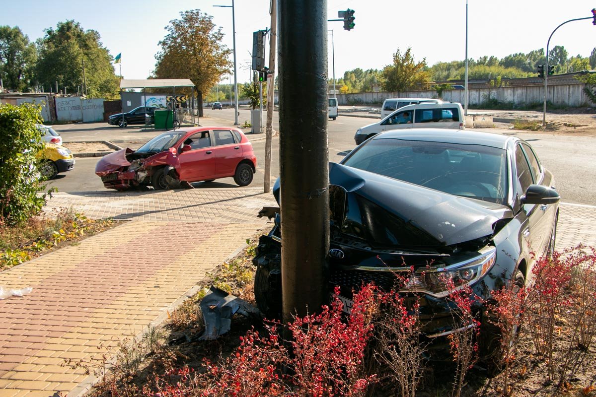 Kia Optima влетела в Chevrolet Aveo