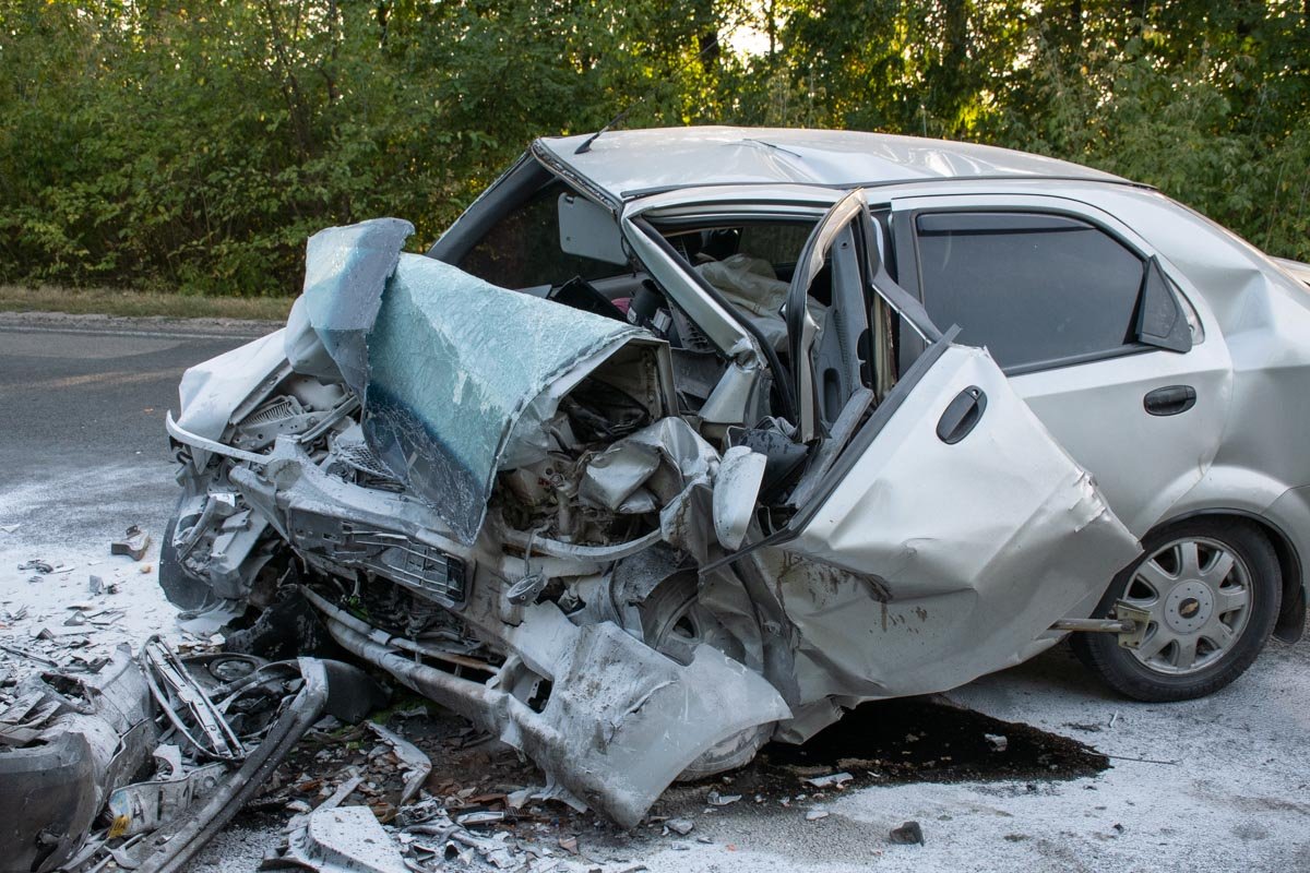 Chevrolet столкнулся с Volkswagen и загорелся