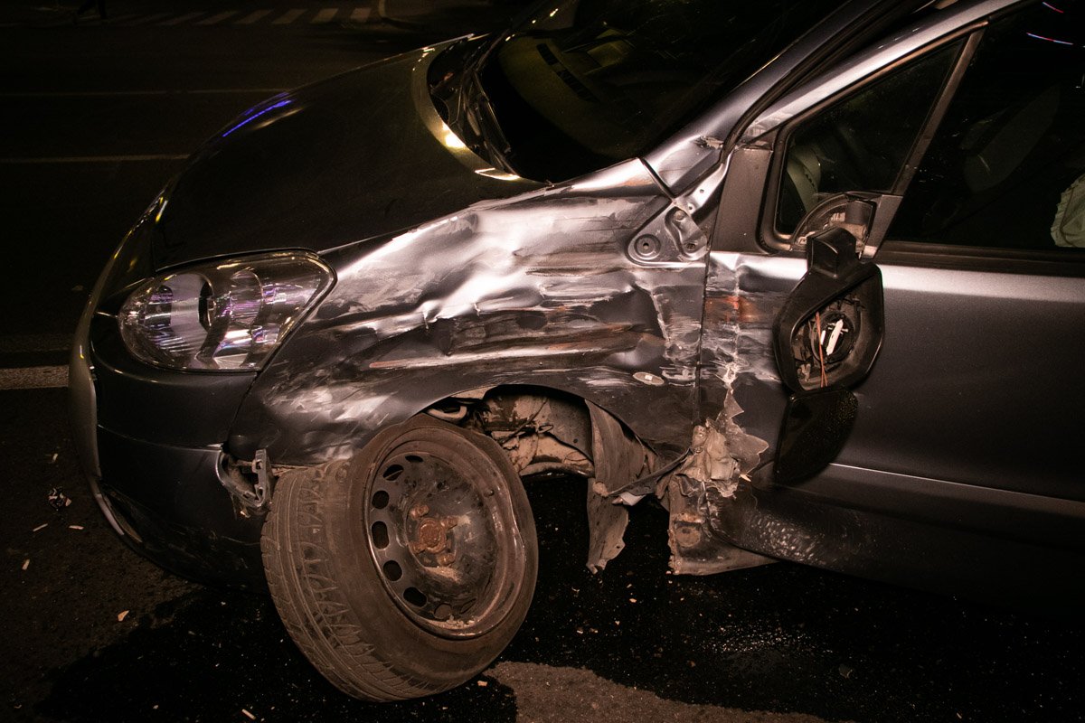 Мужчина не заметил карету скорой помощи, которая мчалась со спецсигналами