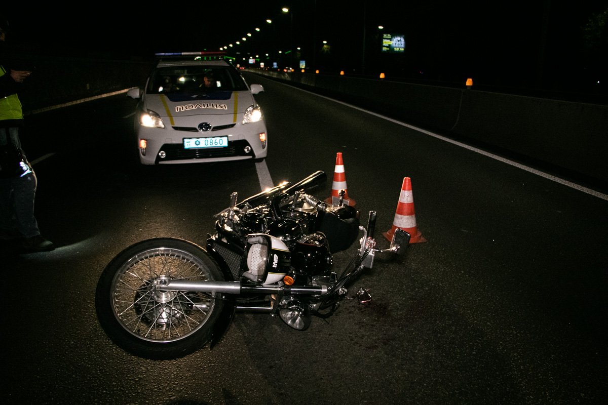 На Набережном шоссе случилось ДТП с участием мотоциклиста На Набережном шоссе случилось ДТП с участием мотоциклиста