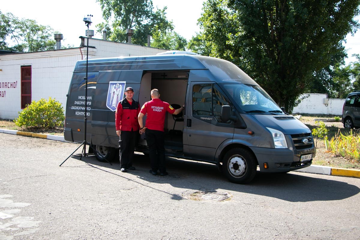 При этом данные измерений мобильных пунктов экологического контроля не показывают превышение норм возле завода