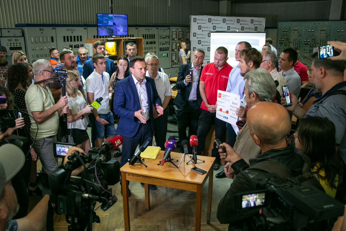 Хотя Петр Пантелеев и уделил внимание оборудованию завода, пообещав появление на заводе устройства химической фильтрации