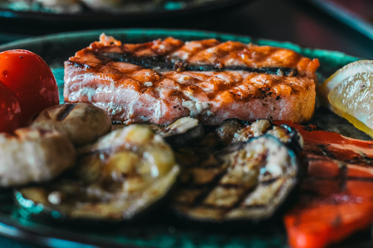 Помимо японской кухни, в меню есть огромный выбор блюд 