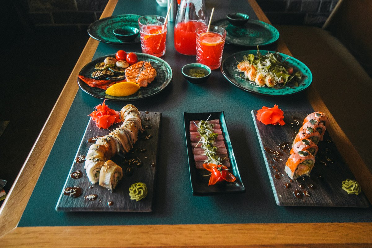 Вкуснейшие роллы, суши и сашими уже ждут вас в "Евразии" 