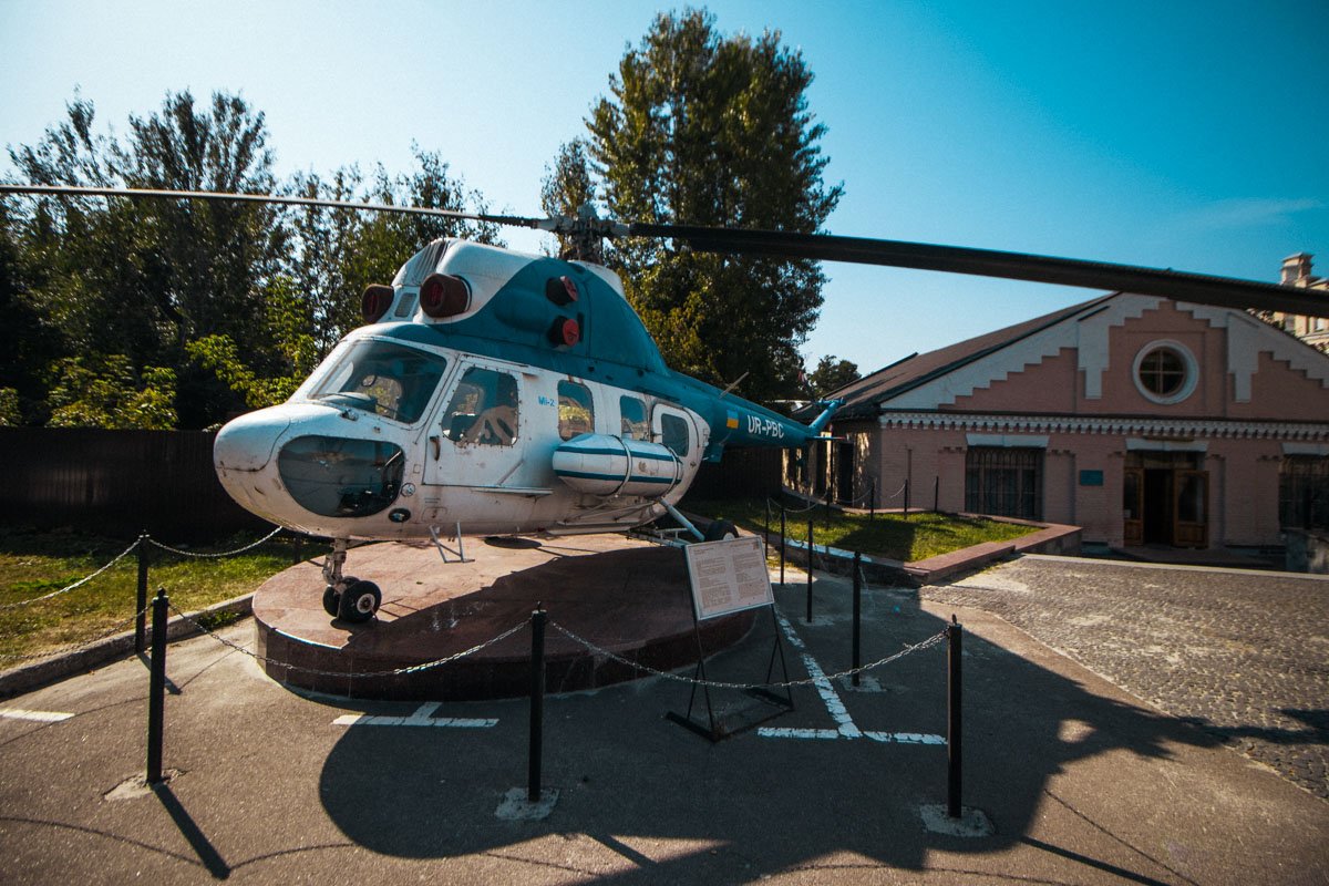 Учитывая то, что Сикорский получал образование здесь, неудивительно что на территории КПИ находится вертолет Учитывая то, что Сикорский получал образование здесь, неудивительно что на территории КПИ находится вертолет