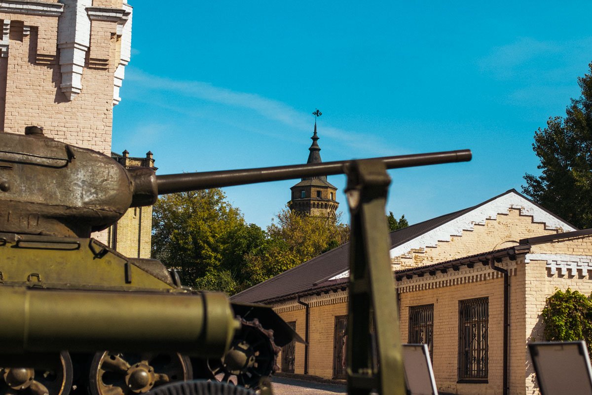 Отдельное место в истории вуза занимает и Вторая Мировая война Отдельное место в истории вуза занимает и Вторая Мировая война