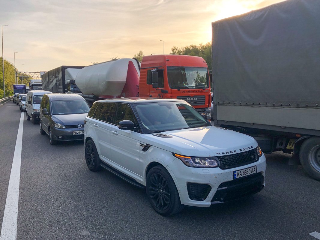 В сторону Киева образовалась крупная пробка В сторону Киева образовалась крупная пробка