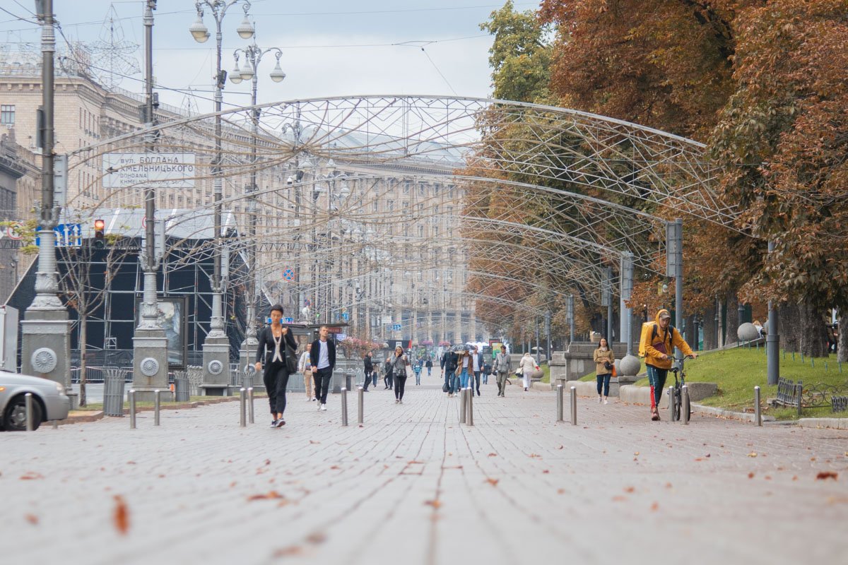 Куда вы все спешите? Суббота же! Куда вы все спешите? Суббота же!
