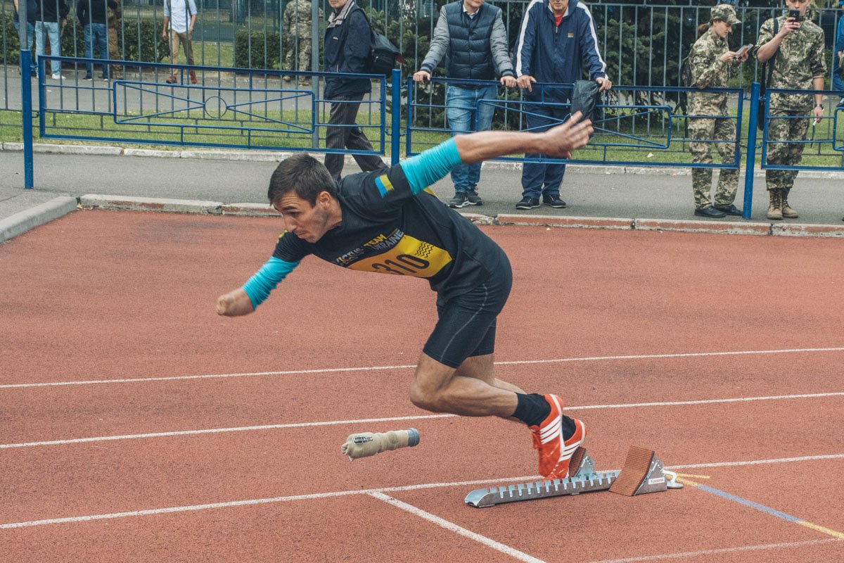 Язык не поворачивается сказать, что эти мужчины чем-то обделены 